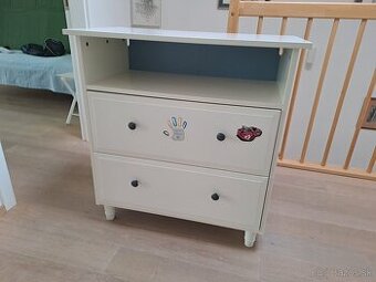 Predame komodu Hemnes