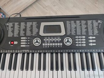 Syntetizator na predaj