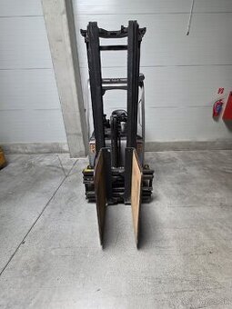 Vysokozdvižný vozík STILL RX20-16, SN516211D00981 s čeľusťa