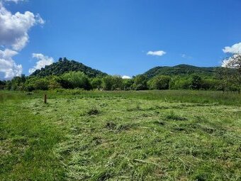 Slanec - stavebný pozemok 726m2