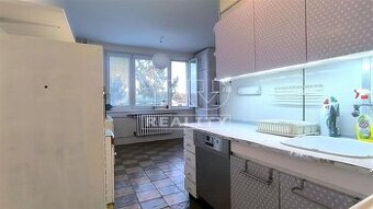 Na predaj 3 izbový byt s balkónom v Bánovciach nad...