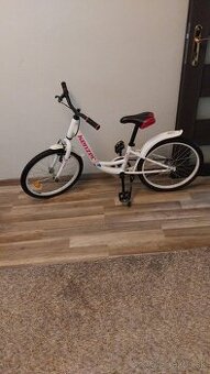 Detský bicykel. Dievčenský.