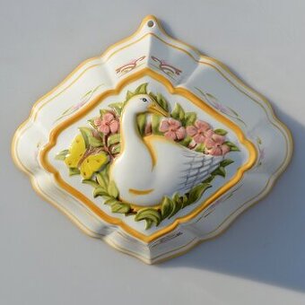 Veľká porcelánová forma - Húska a motýľ - 1
