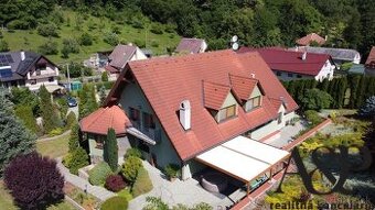 NA PREDAJ VÝNIMOČNÁ RODINNÁ VILA, POZEMOK 8000M2, PRIETRŽ, o