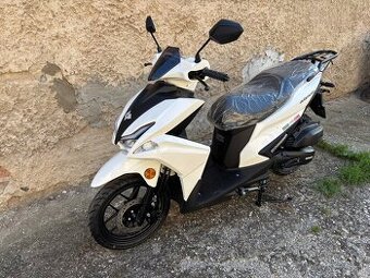 ADAMOTO WHITE 125i novy model 2025