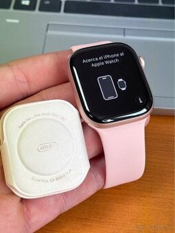 Apple Watch 11 46mm Rose Gold - rok záruka, malý skrabanec