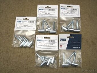 Dverné závesy 18 ks