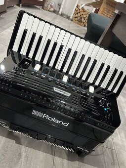 Predám akordeón Roland FR-4x