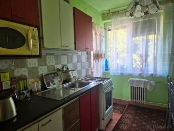 3 izbový byt na predaj s garážou  v Nových Zámkoch.