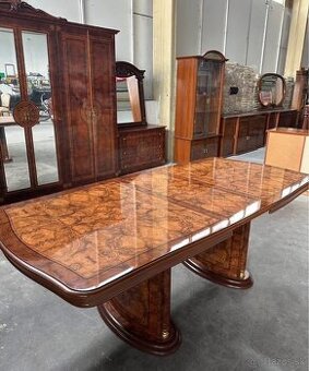 jedálenský stol (rozťahovací)