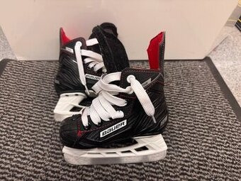 DĚTSKÉ BRUSLE BAUER NS, VEL. 8/26