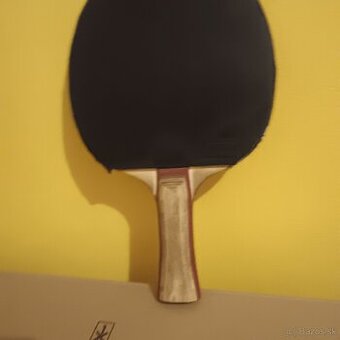 Stolno tenisová raketa