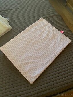 Dojčenský vankúš / klin