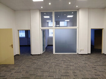 Prenajmeme admin. priestor so 6 kanceláriami v BA Ružinov