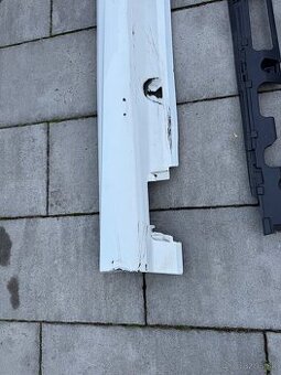 Mercedes Benz kryt prahu + upevnenie