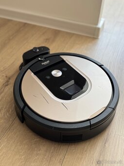 Robotický vysávač iRobot Roomba 966