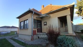 Na predaj rodinný dom s garážou Mojmírovce - skvelá lokalita