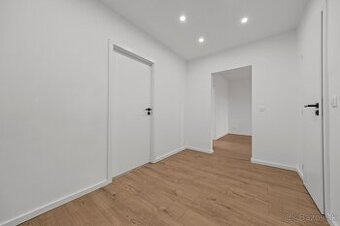 Novo zrekonštruovaný 4 izbový byt Gallayova, 82 m2