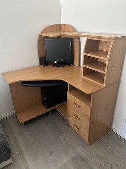 Rohový PC Stôl