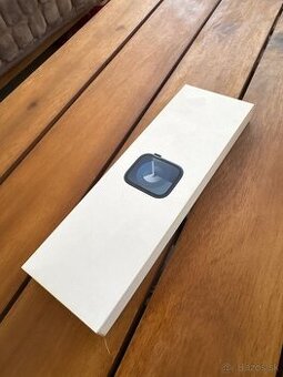 Apple Watch 9 čierne 45 mm