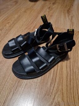 Sandále Dr. Martens