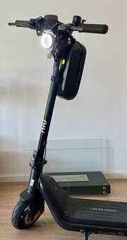 Elektrická kolobežka Niu KQi3 Pro Black