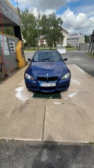 BMW E91 318i