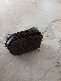 Kabelka, ladvinka, taska, cez plece