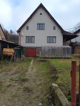 Dám do prenájmu RD v Papradne