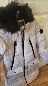Nova damska zimna bunda..