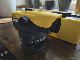 Nivelačný prístroj Leica NA 324 (statív + lata) - 1