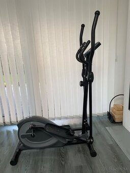 Elipticky trenažér