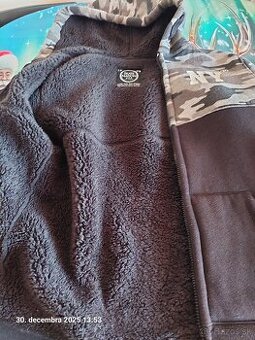 Zateplena mikina s kapucňou  158