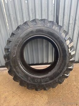 Pneumatika  na JCB- 4C-X