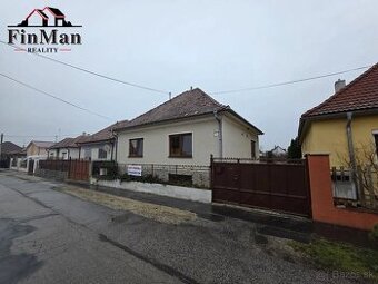 Exkluzívne na predaj priestranný rodinný dom Veľké Úľany