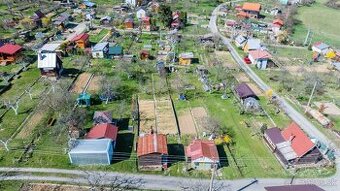 Chatka so záhradou v Záhradkárskej osade Zvolen pod Strážou