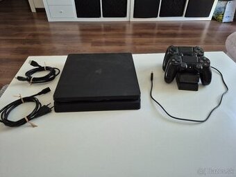 PS4 Slim s 500GB HDD + príslušenstvo