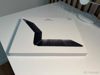 Apple magic keyboard ipad pro 13 M4 - cierna.