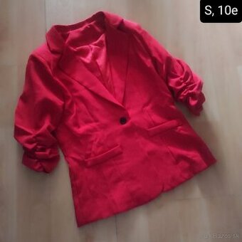 Sako s riasenymi rukavmi