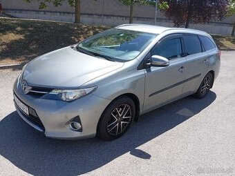 Toyota Auris TS - combi 1,6benzín, SR,EXECUTIVE,2x kolá