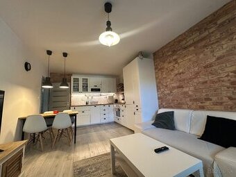 3i byt po rekonštrukcii ,Ružinov, Chlumeckého ul.