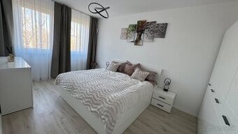 2,5 izb. Apartmán , balkón, garážové státie /par