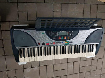 Klavír Yamaha PSR-240