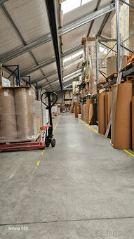 Na predaj samostatný skladový areál o výmere 900m2+2085m2 BA - 1