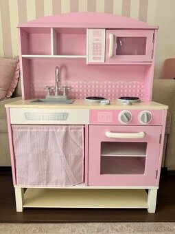 Detská drevená kuchynka