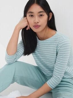 KRÁSNE TRIČKO Z ORGANICKEJ BAVLNY značky SINSAY