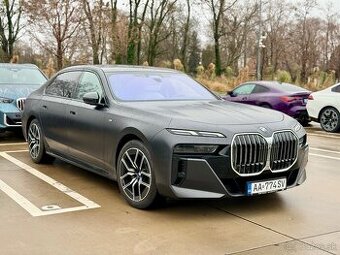 Ihneď k odberu-BMW 740d xDrive, 2024, 15000km, full výbava