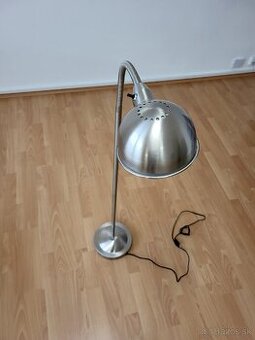 Stojaca lampa na citanie, industrialny vzhlad