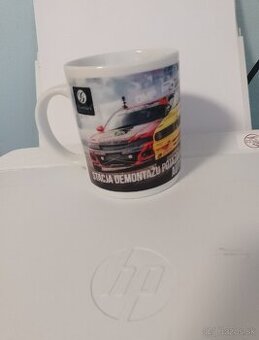 BMW a MITSUBISHI HRNČEK
