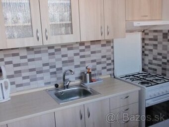 1I BYT S BALKÓNOM, BA-PETRŽALKA----520 Eur s en.